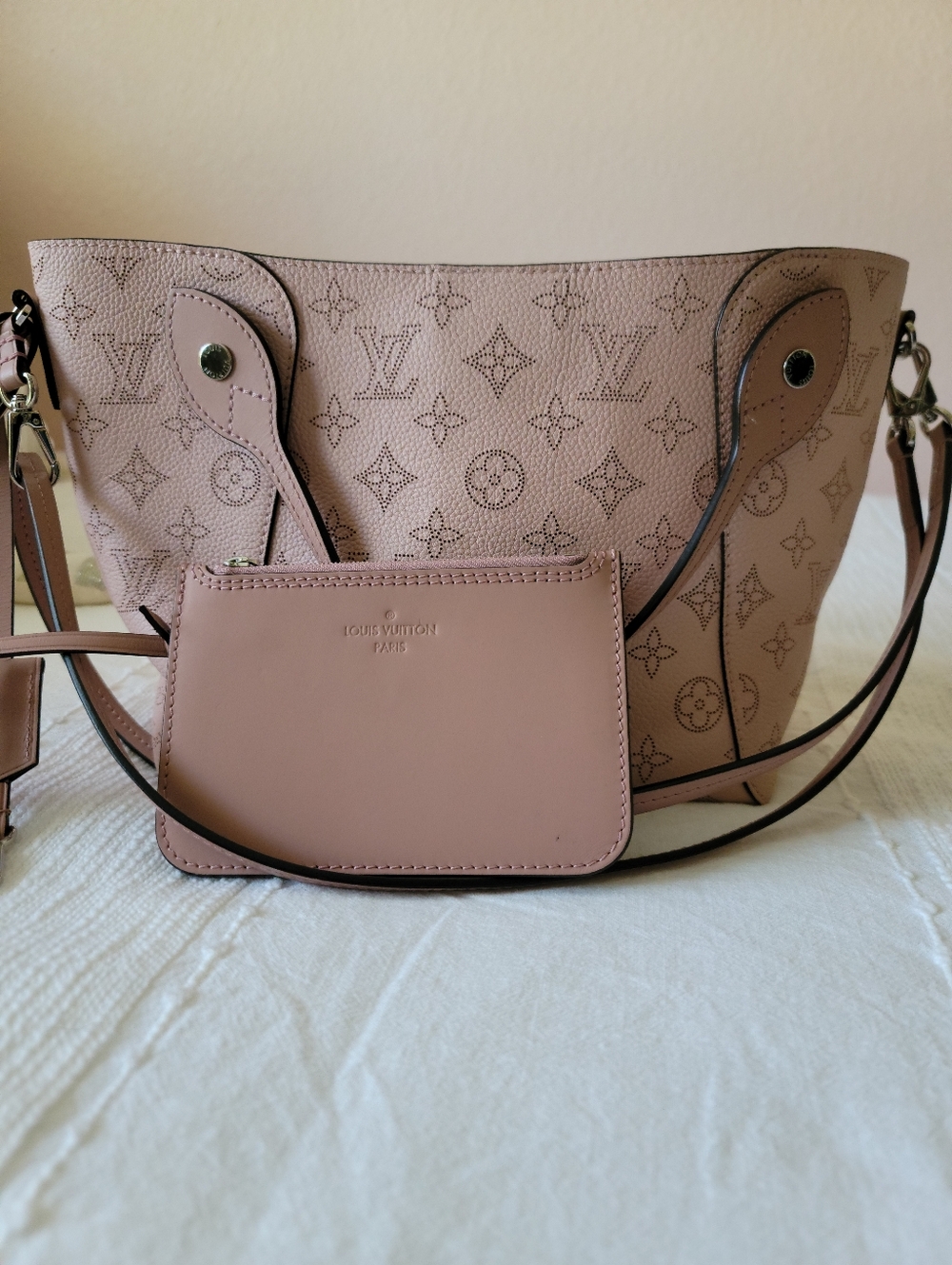 Louis Vuitton Hina PM Handbag Mahina Magnolia - Picture 3 of 7